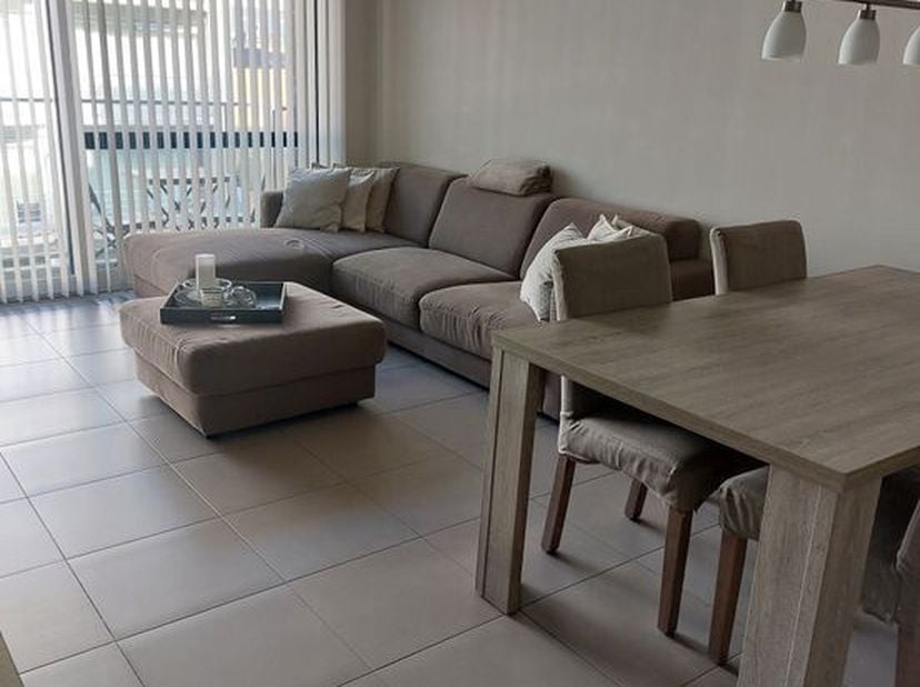 Prachtig en modern appartement op de 3de verdieping in de zeer gegeerde &quot;Gouden driehoek van Mariakerke (Oostende), omvattende o.a.: Ruime inkomhal Ga